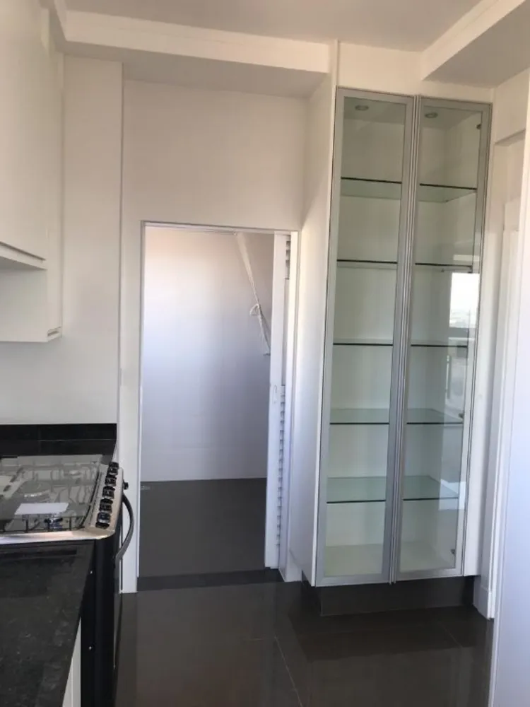 Apartamento, 3 quartos, 204 m² - Foto 2