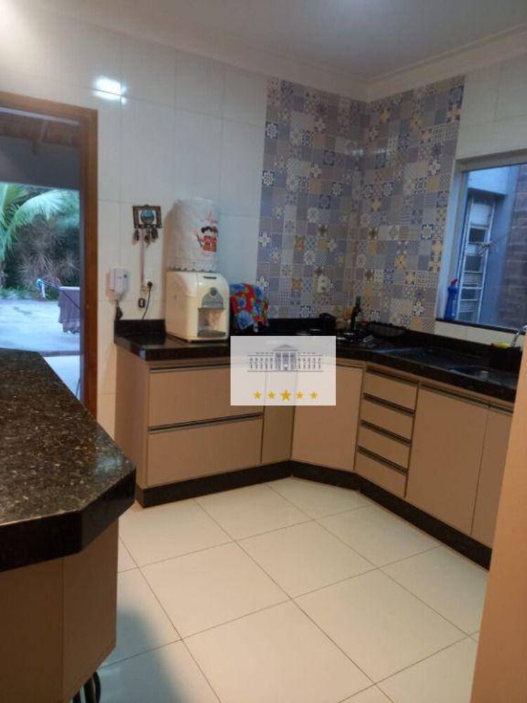 Casa à venda com 2 quartos, 78m² - Foto 2