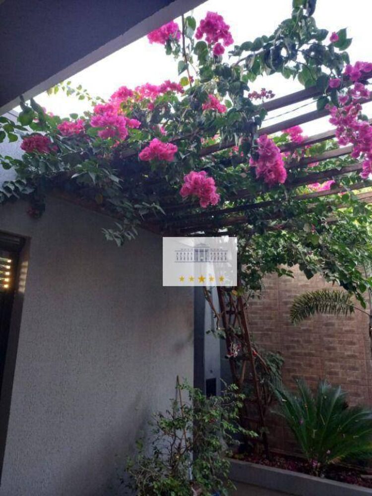 Casa à venda com 2 quartos, 78m² - Foto 1