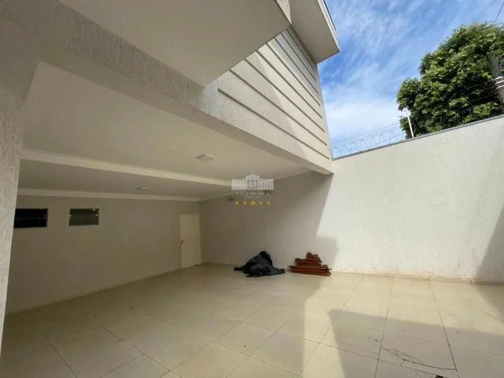 Sobrado, 3 quartos, 310 m² - Foto 1