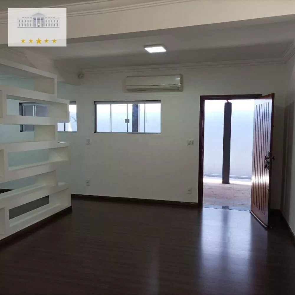 Casa à venda com 3 quartos, 265m² - Foto 2