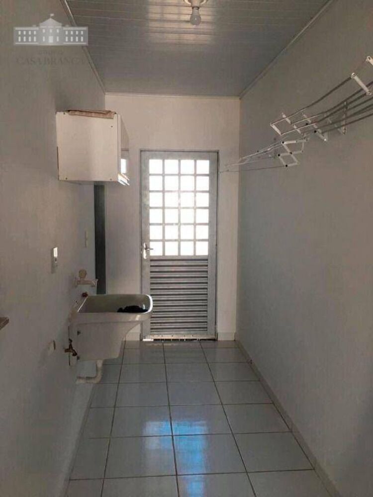 Casa à venda com 2 quartos, 137m² - Foto 3