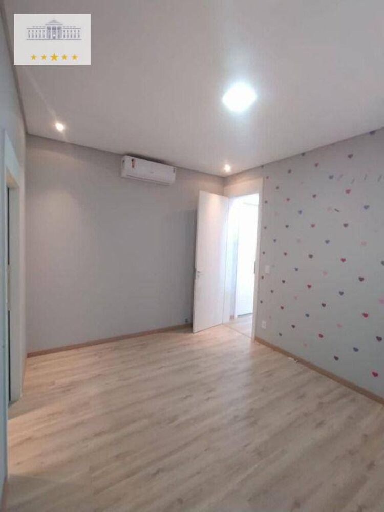 Casa de Condomínio à venda com 4 quartos, 310m² - Foto 2