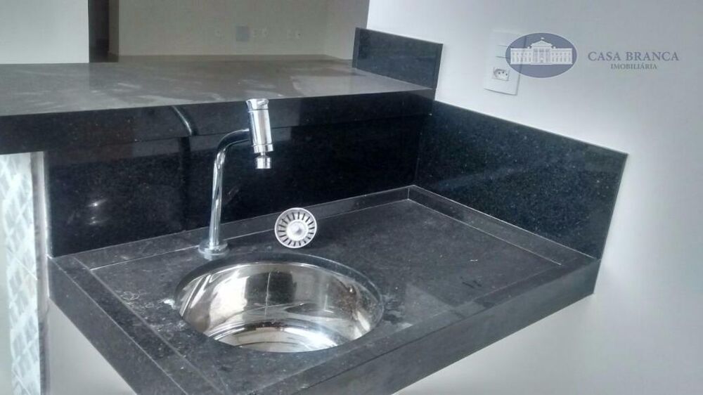 Apartamento à venda com 3 quartos, 138m² - Foto 2