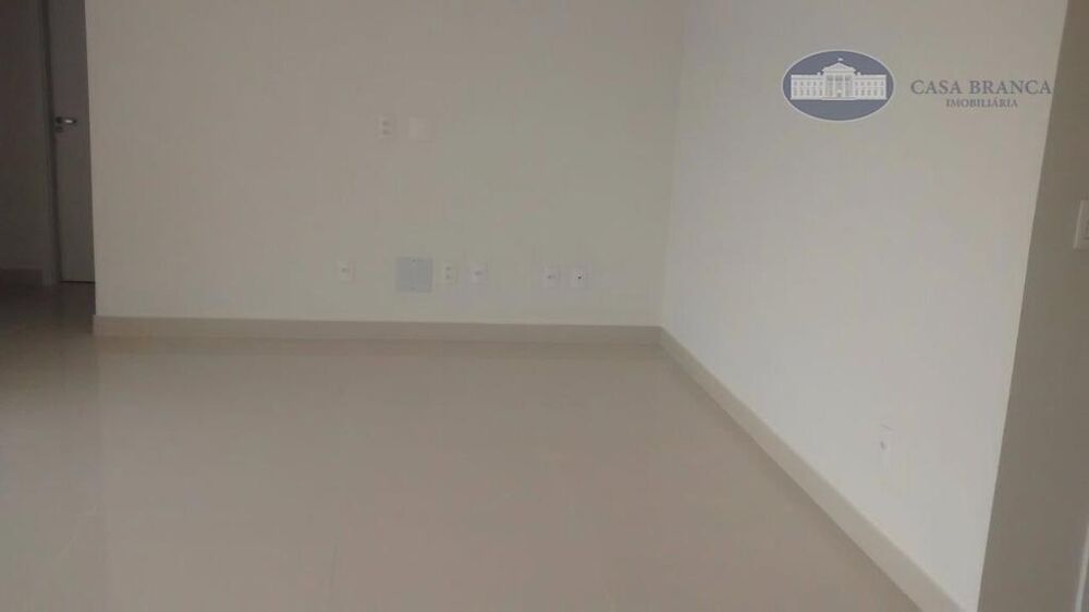 Apartamento à venda com 3 quartos, 138m² - Foto 1
