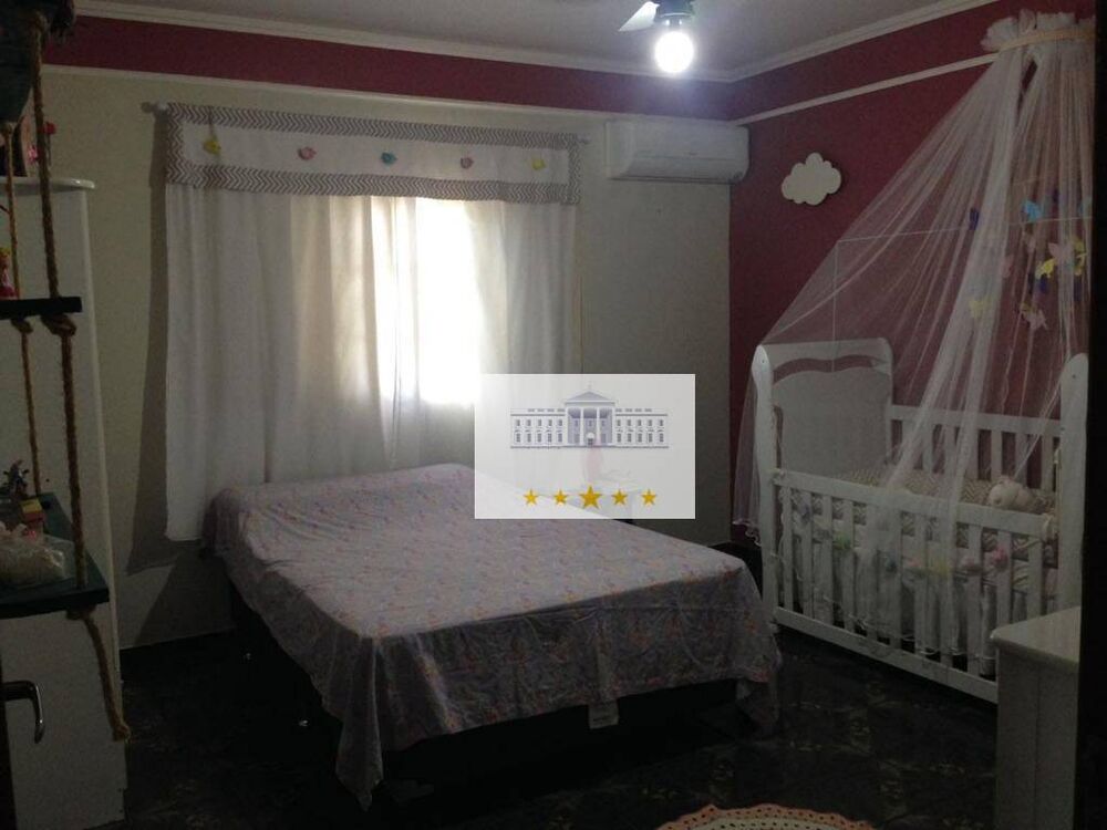 Casa à venda com 3 quartos, 184m² - Foto 2