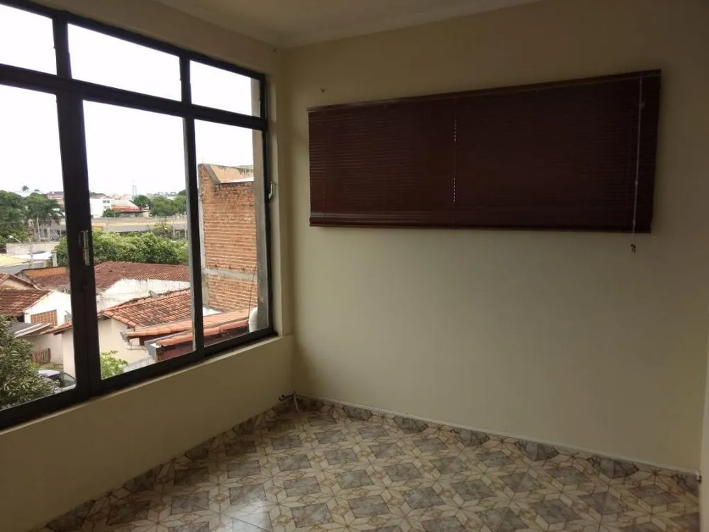 Casa, 3 quartos, 246 m² - Foto 1