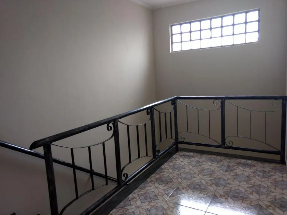 Casa, 3 quartos, 246 m² - Foto 3