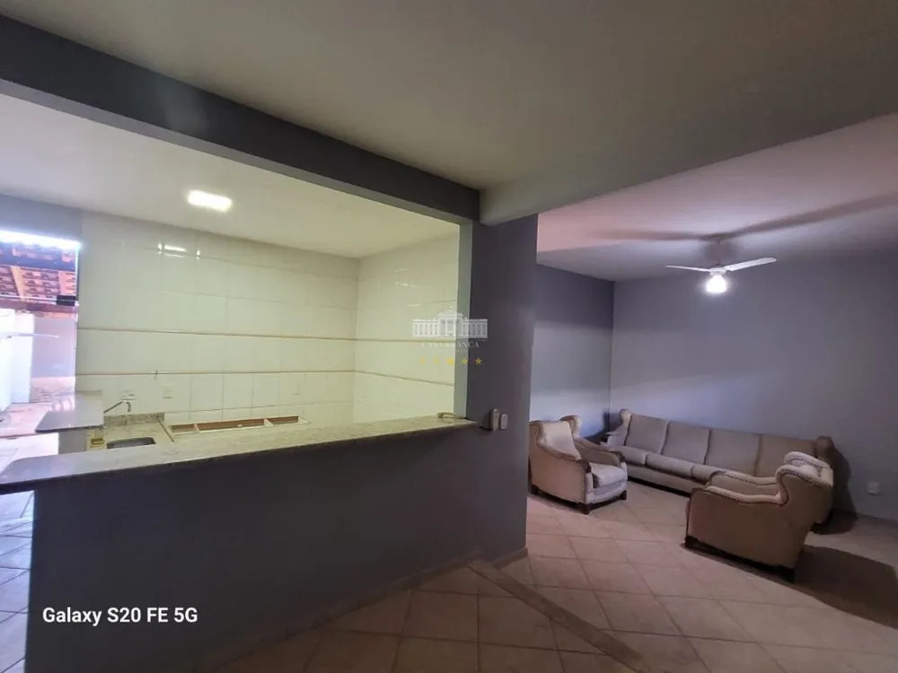 Casa, 3 quartos, 200 m² - Foto 1