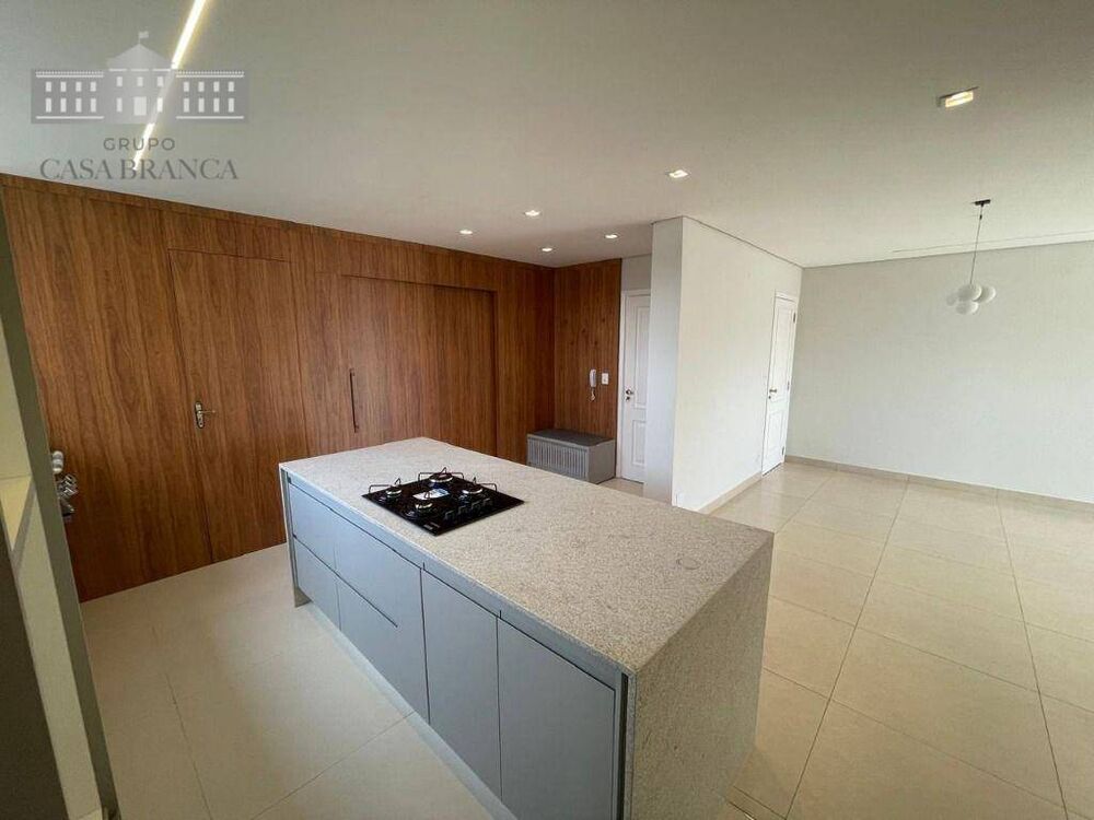 Apartamento à venda com 3 quartos, 117m² - Foto 1