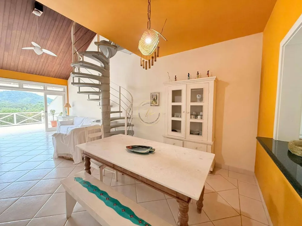 Cobertura, 3 quartos, 206 m² - Foto 2
