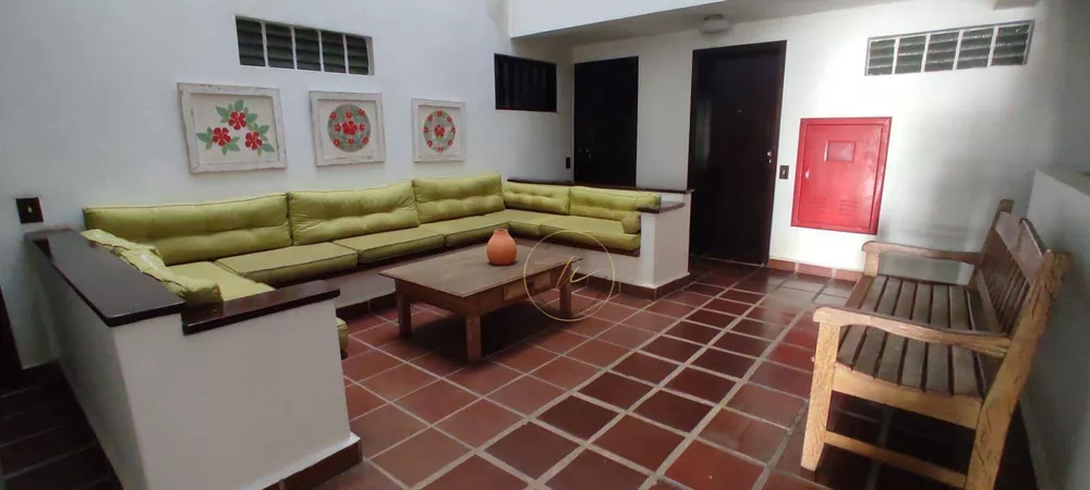 Apartamento à venda com 2 quartos, 67m² - Foto 2