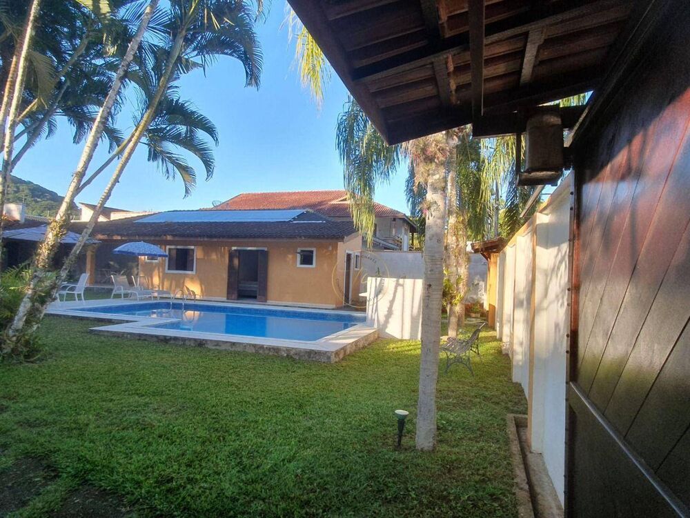 Casa, 5 quartos, 230 m² - Foto 2