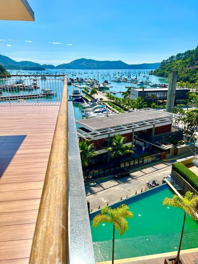 Cobertura, 3 quartos, 263 m² - Foto 4