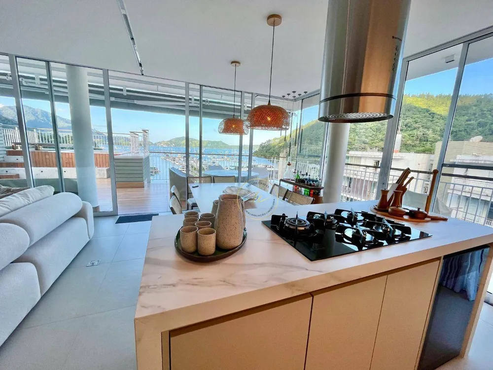 Cobertura, 3 quartos, 263 m² - Foto 2