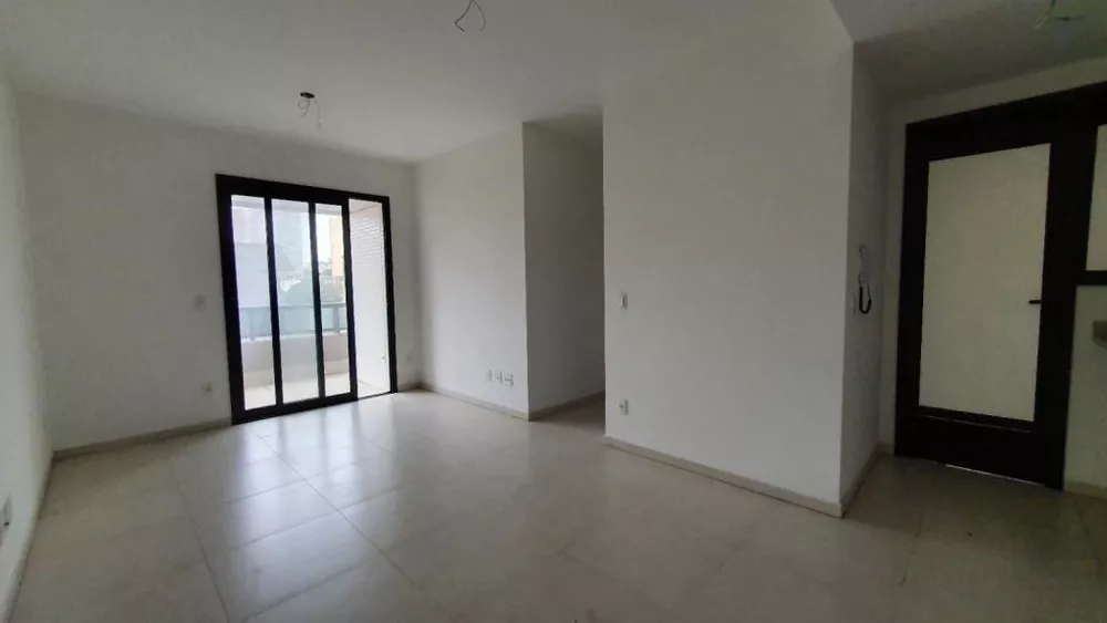 Apartamento à venda com 2 quartos, 68m² - Foto 1