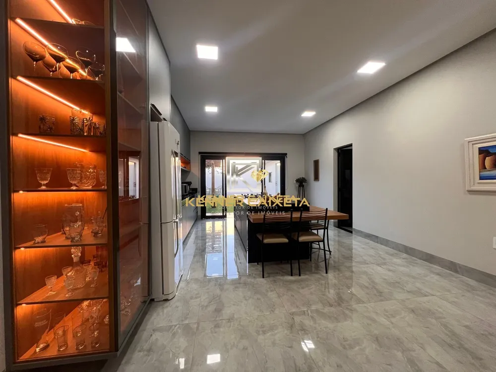 Casa, 3 quartos, 252 m² - Foto 3