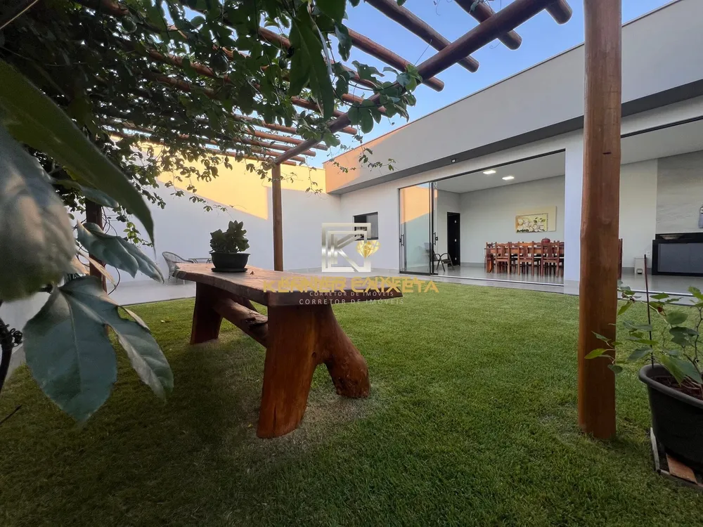 Casa, 3 quartos, 252 m² - Foto 15