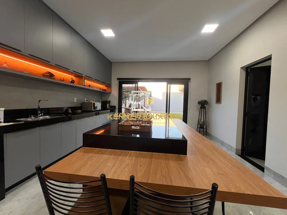 Casa, 3 quartos, 252 m² - Foto 4