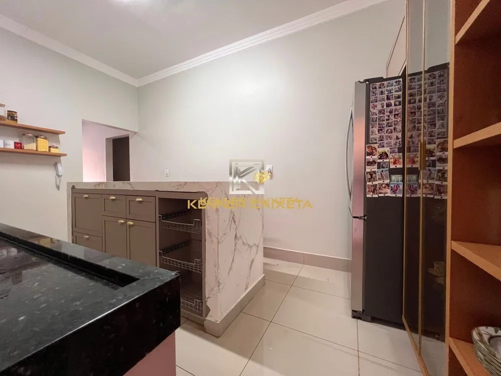 Casa, 3 quartos, 202 m² - Foto 1