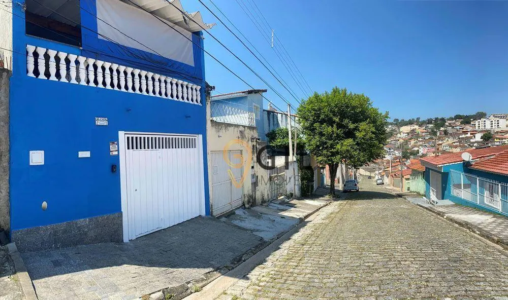 Casa, 3 quartos, 174 m² - Foto 1