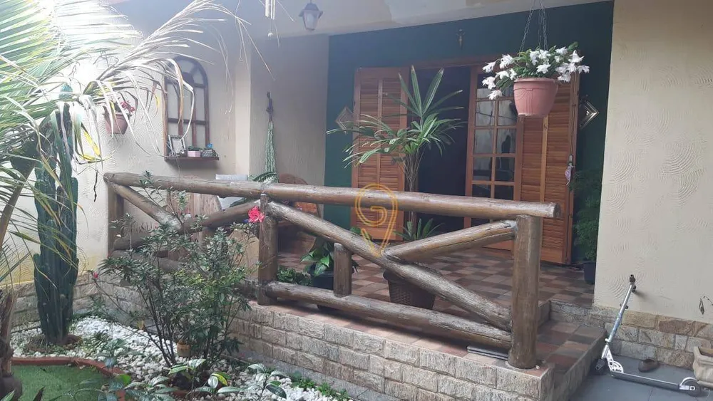 Casa, 3 quartos, 181 m² - Foto 1