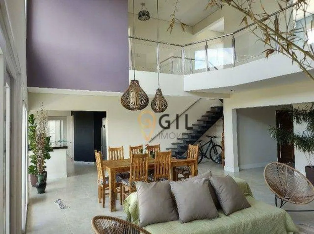 Sobrado, 3 quartos, 365 m² - Foto 1