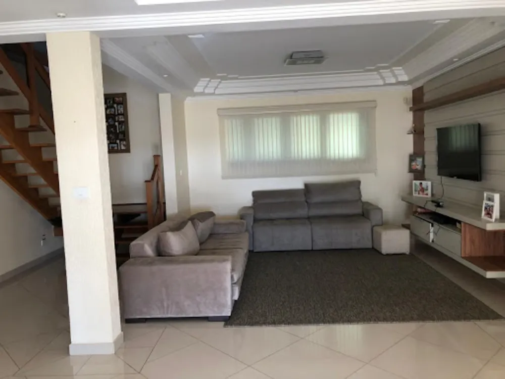 Casa, 4 quartos, 332 m² - Foto 1