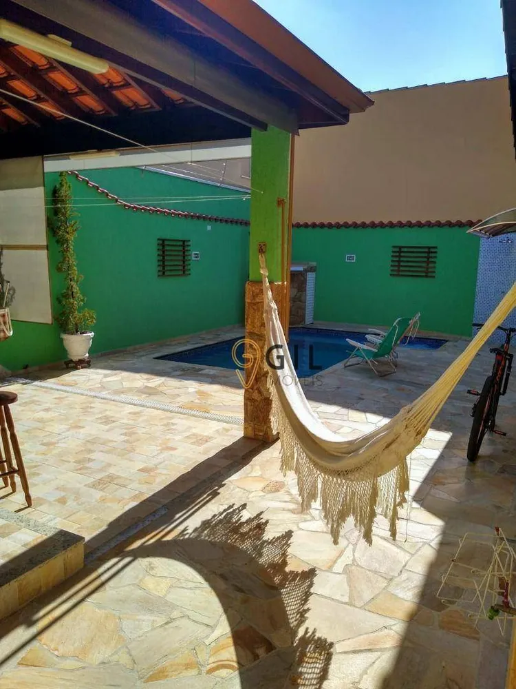 Casa, 3 quartos, 211 m² - Foto 2