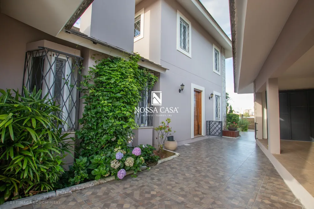 Sobrado, 3 quartos, 243 m² - Foto 1