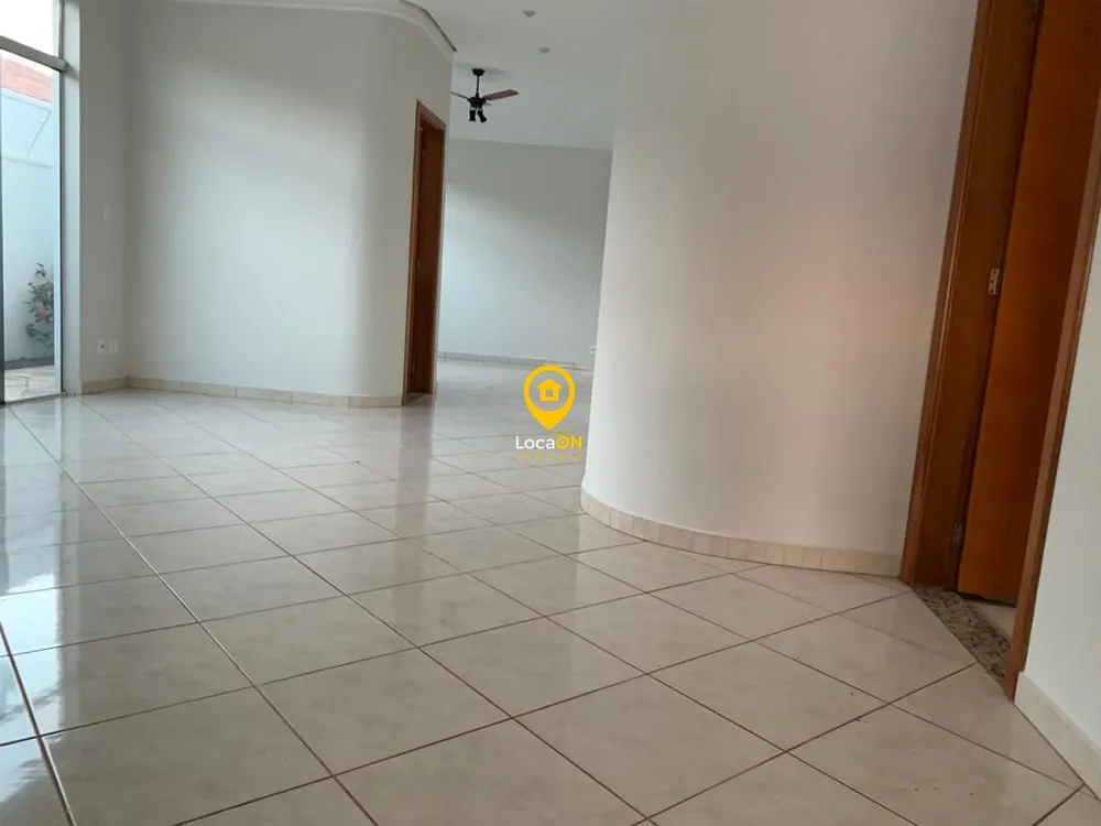 Casa, 4 quartos, 250 m² - Foto 9