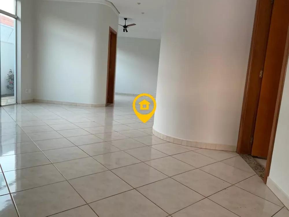 Casa à venda com 4 quartos, 250m² - Foto 5