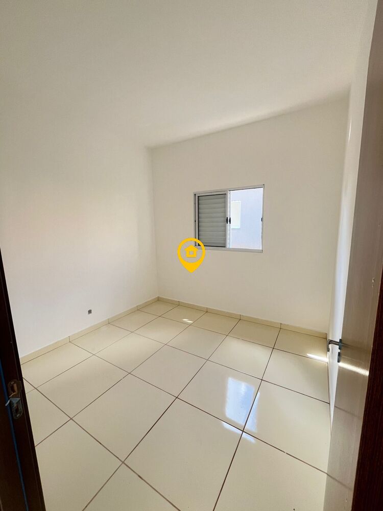 Casa à venda com 2 quartos, 54m² - Foto 2