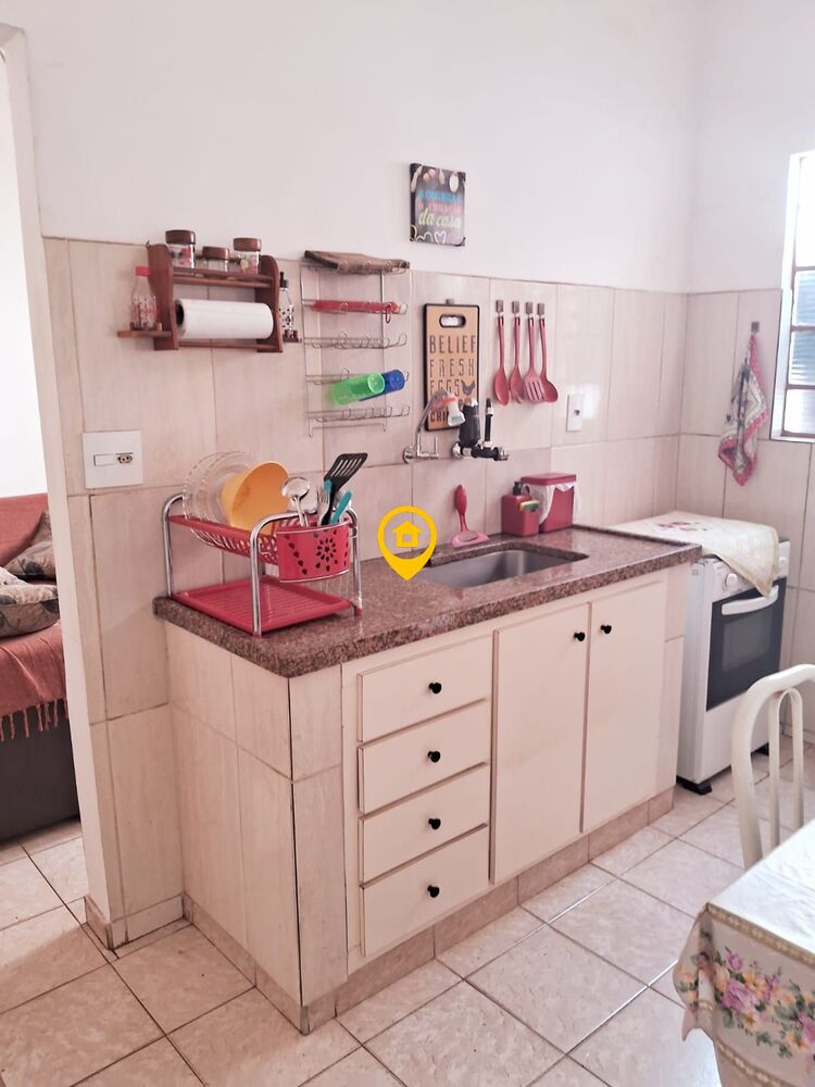 Casa à venda com 1 quarto, 60m² - Foto 2