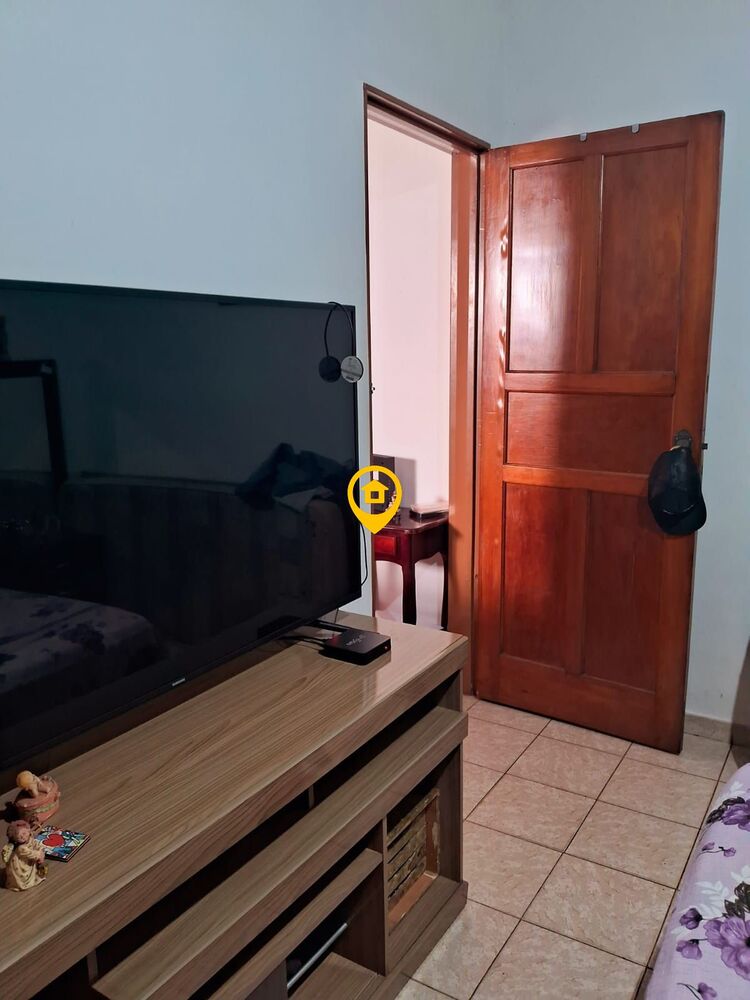 Casa à venda com 1 quarto, 60m² - Foto 1