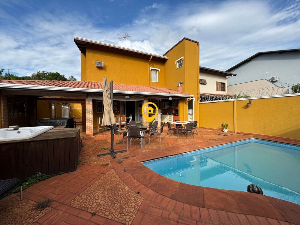Sobrado à venda com 4 quartos, 313m² - Foto 1
