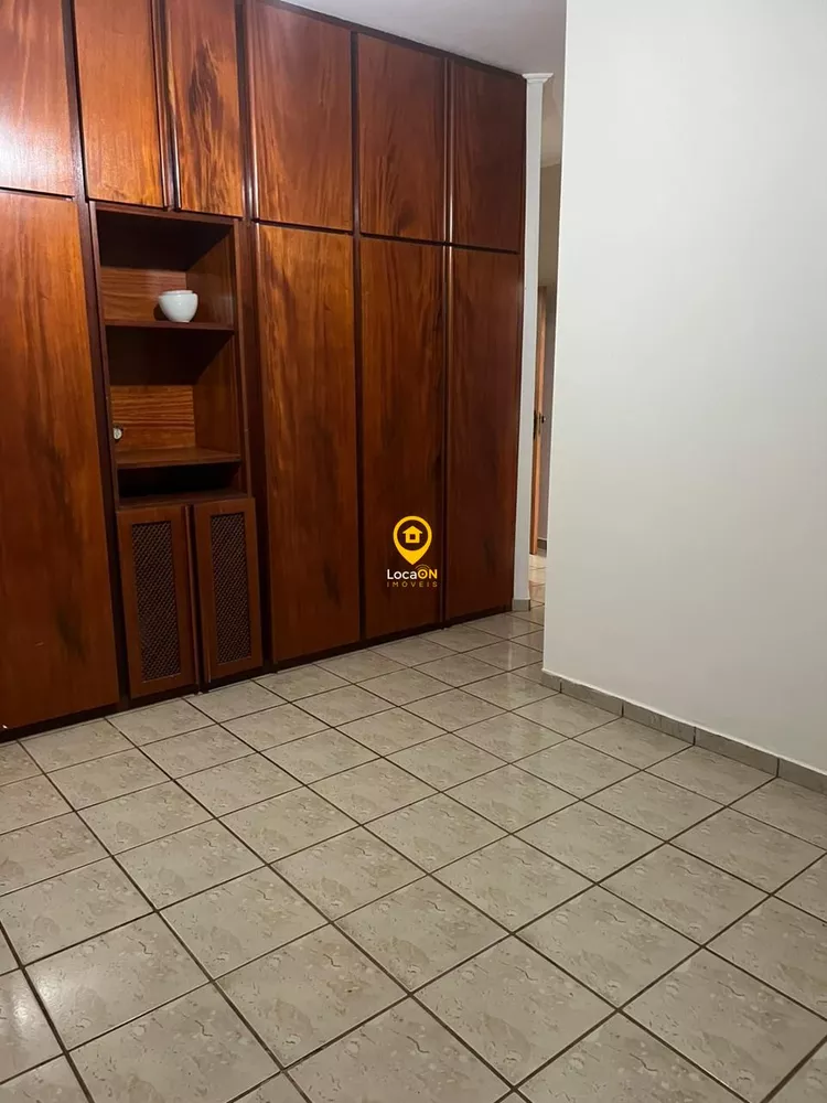 Casa, 3 quartos, 229 m² - Foto 1