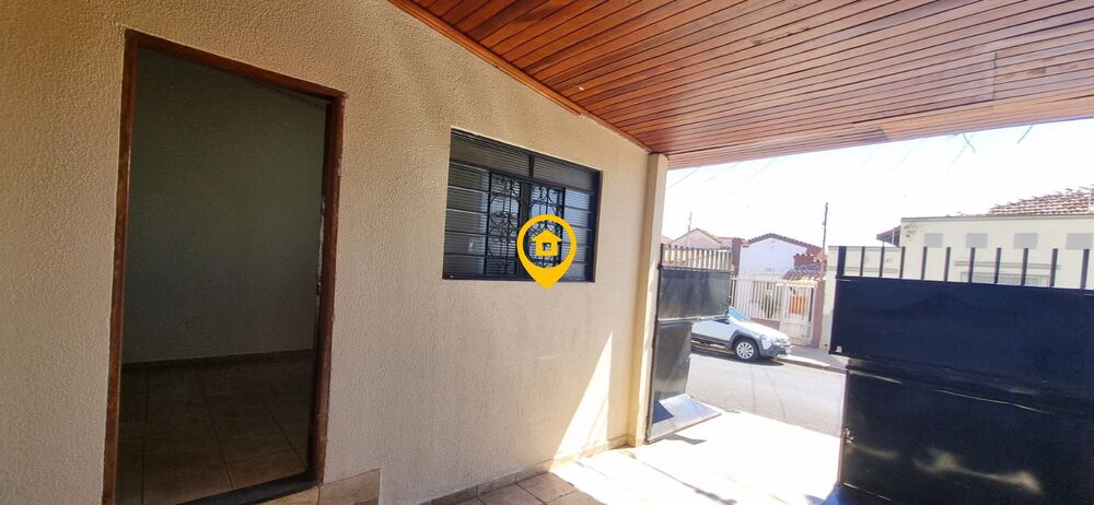 Casa para alugar com 2 quartos, 75m² - Foto 2