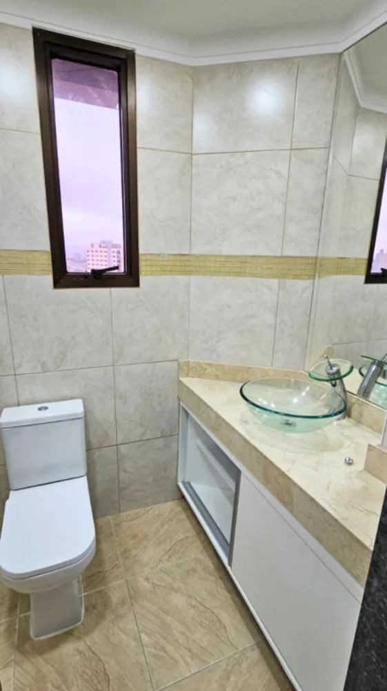 Apartamento, 3 quartos, 210 m² - Foto 2