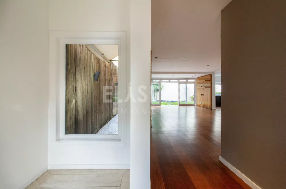 Casa à venda com 3 quartos, 568m² - Foto 2