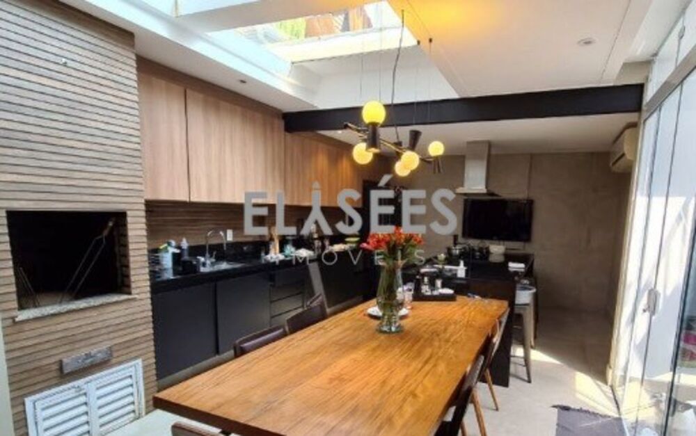 Casa, 2 quartos, 200 m² - Foto 1