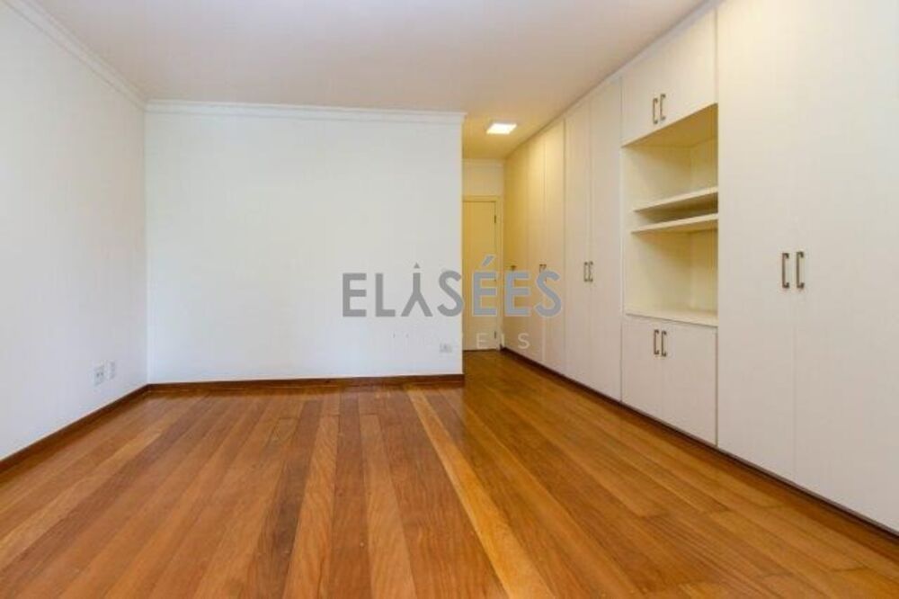 Apartamento à venda com 4 quartos, 220m² - Foto 32