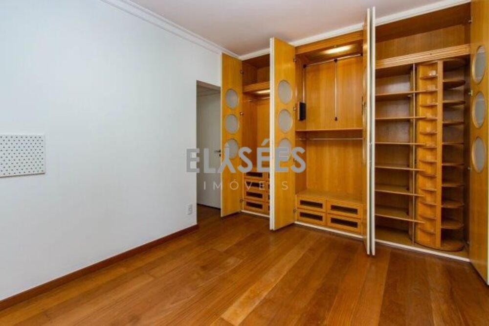 Apartamento à venda com 4 quartos, 220m² - Foto 47