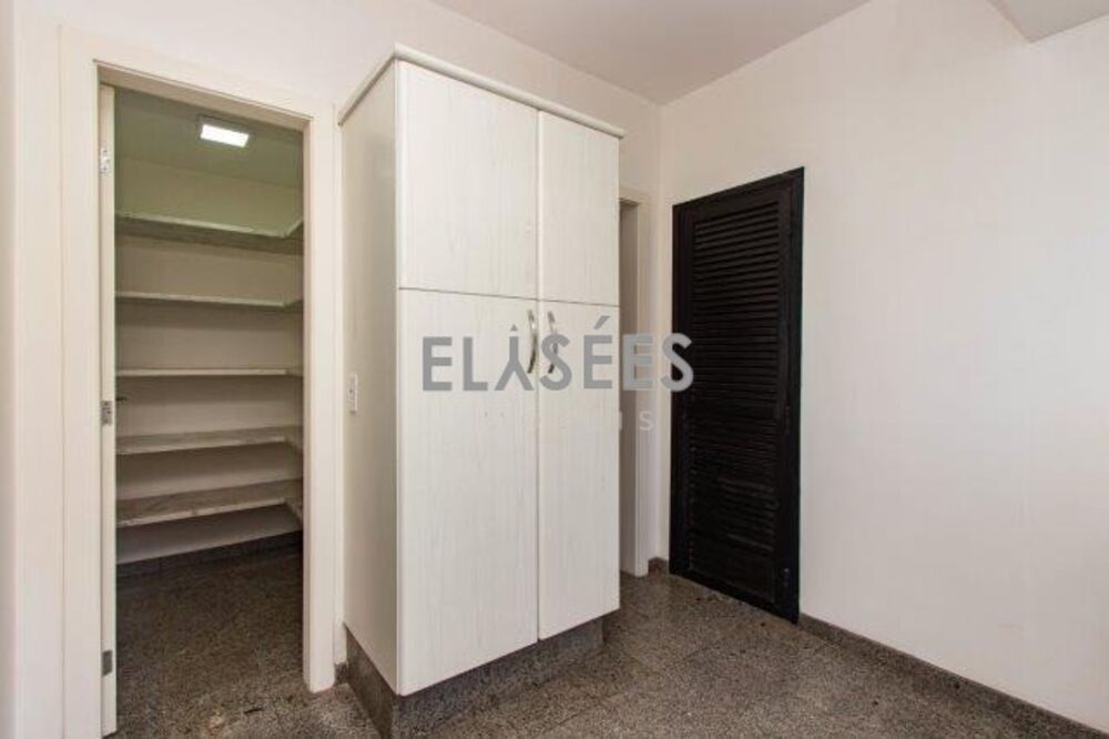 Apartamento à venda com 4 quartos, 220m² - Foto 19