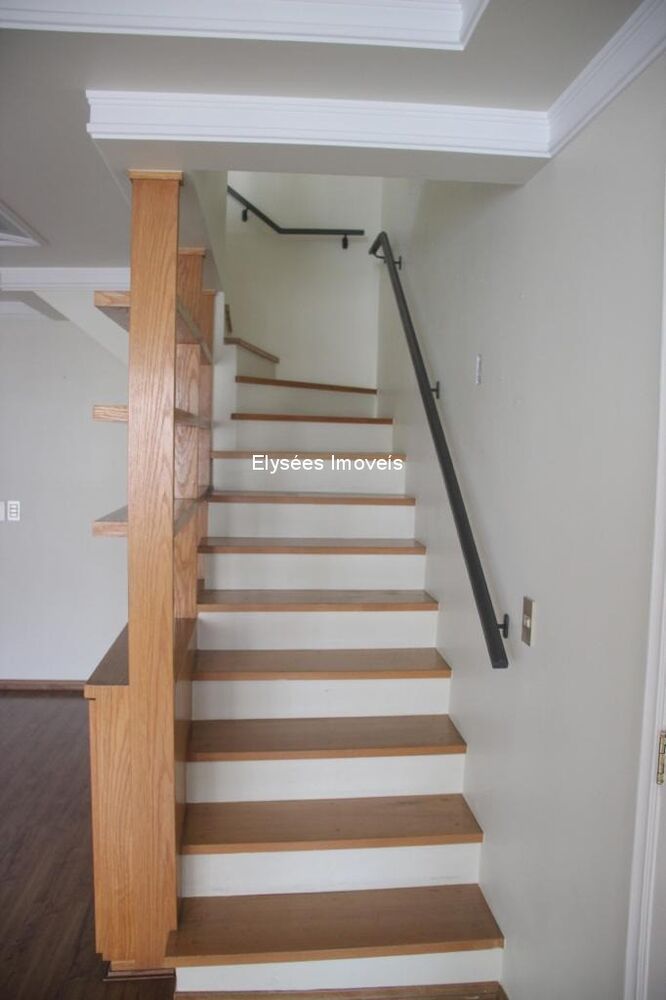 Cobertura à venda com 3 quartos, 230m² - Foto 2