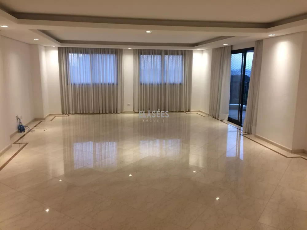 Apartamento para alugar com 4 quartos, 370m² - Foto 1