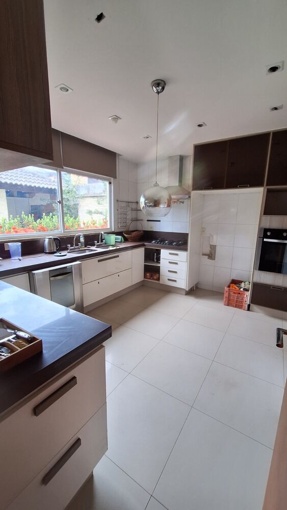 Casa de Condomínio à venda e aluguel com 4 quartos, 270m² - Foto 1