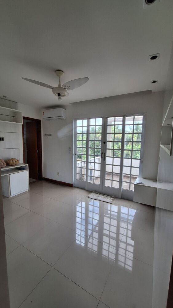 Casa de Condomínio à venda e aluguel com 4 quartos, 270m² - Foto 4