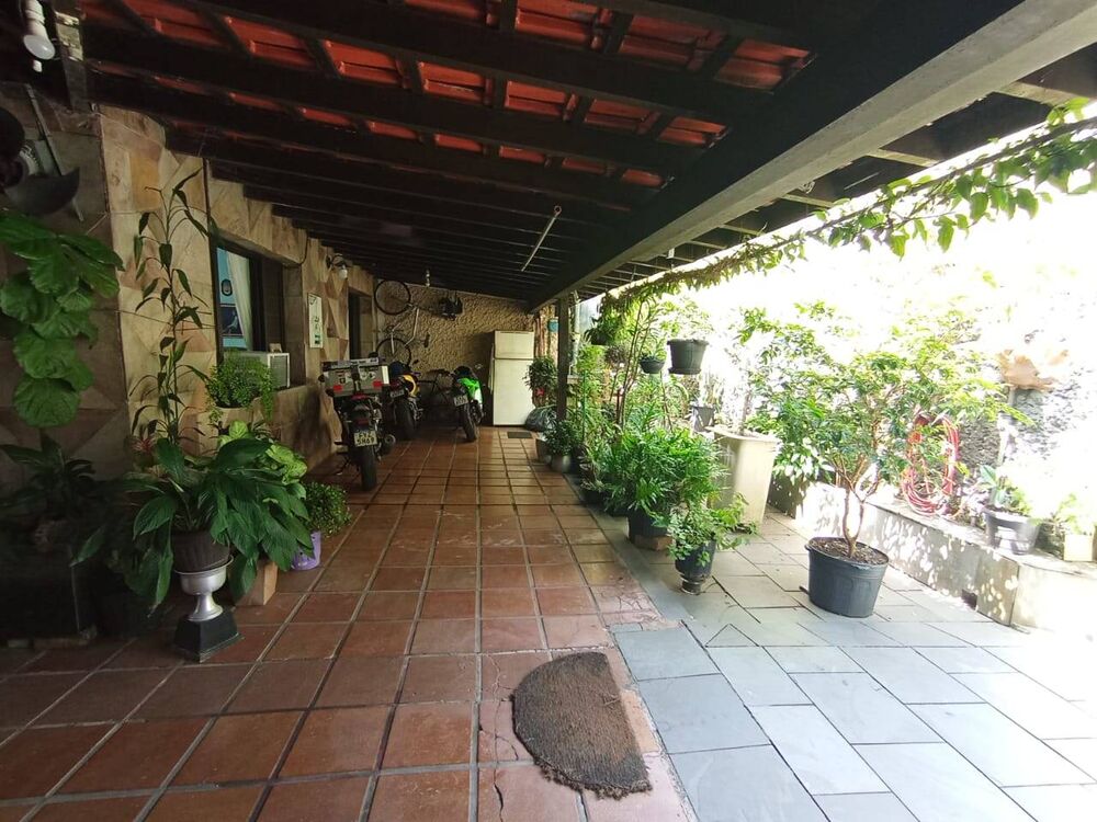 Casa à venda com 3 quartos, 225m² - Foto 3