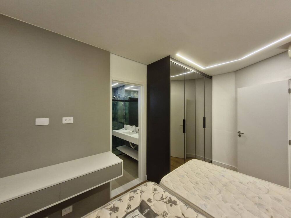 Apartamento para alugar com 4 quartos, 260m² - Foto 4